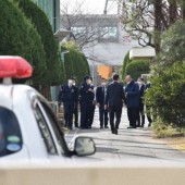 Thầy giáo bị tấn công ngẫu nhiên bởi một thanh niên 17 tuổi